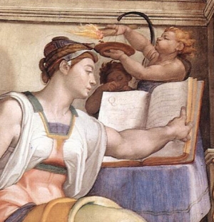 PHOTO : Symbolisme Photo : La Sybille érythréenne, prophétesse de l&#039;antiquité classique, pendant qu&#039;elle feuillette le livre, symbole de la connaissance. Derrière le livre il y a deux assistants qui symbolisent les deux clés pour accéder à la Grande Lumière. Le premier adjudant comme s&#039;il venait de se réveiller (symbolise la 3ème Porte l&#039;inconscient, réveil-ouverture). L&#039;autre adjudant avec un flambeau allume une lampe (symbolise la 4ème Porte, l&#039;éclairage). 